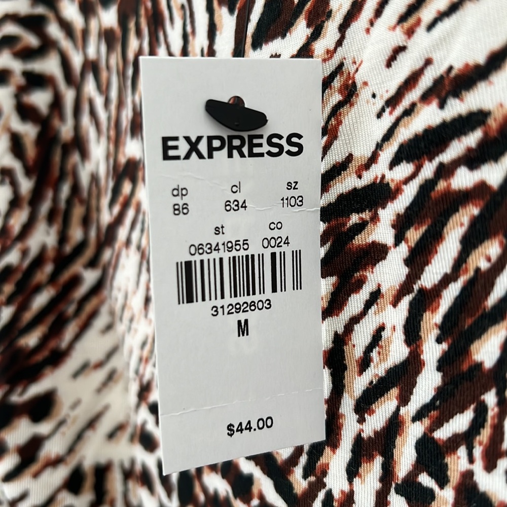 Express animal print side ruched top - Picture 7 of 9